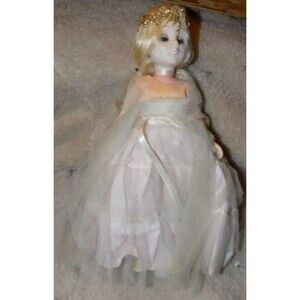 Vintage 1970s Effanbee Cinderella doll